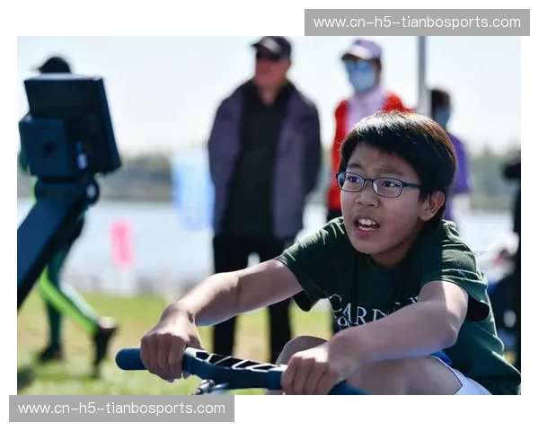 赛艇赛程：在浪尖上刻画速度与坚持